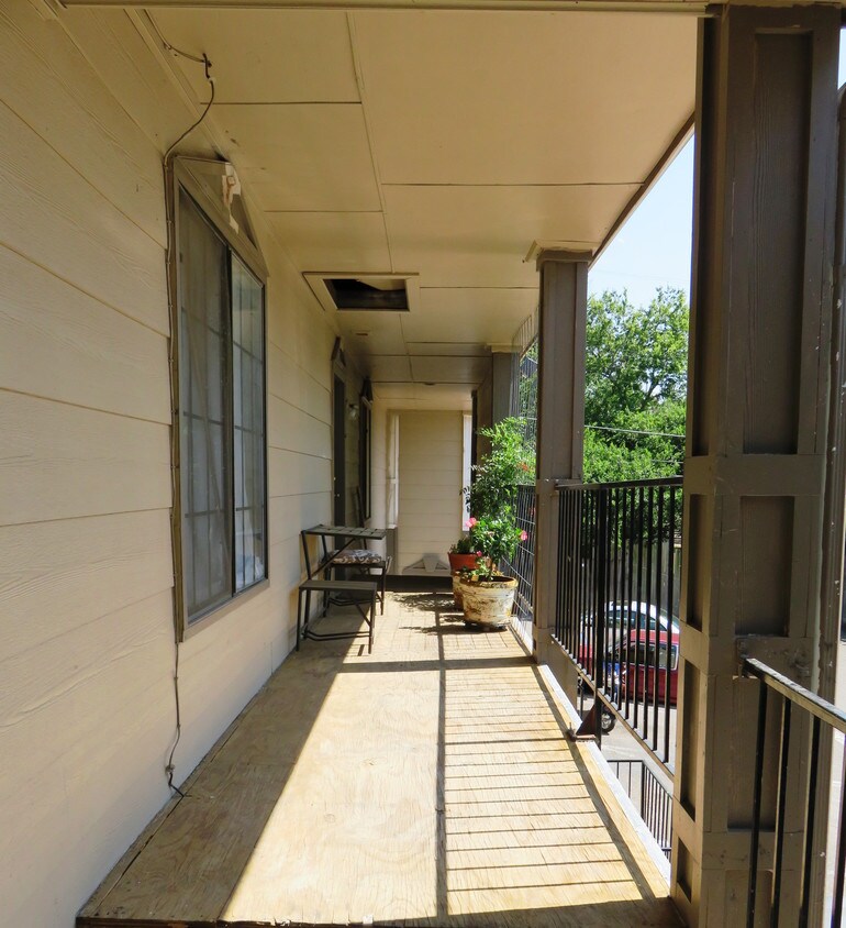 Primary Photo - 2242 NW 42nd St