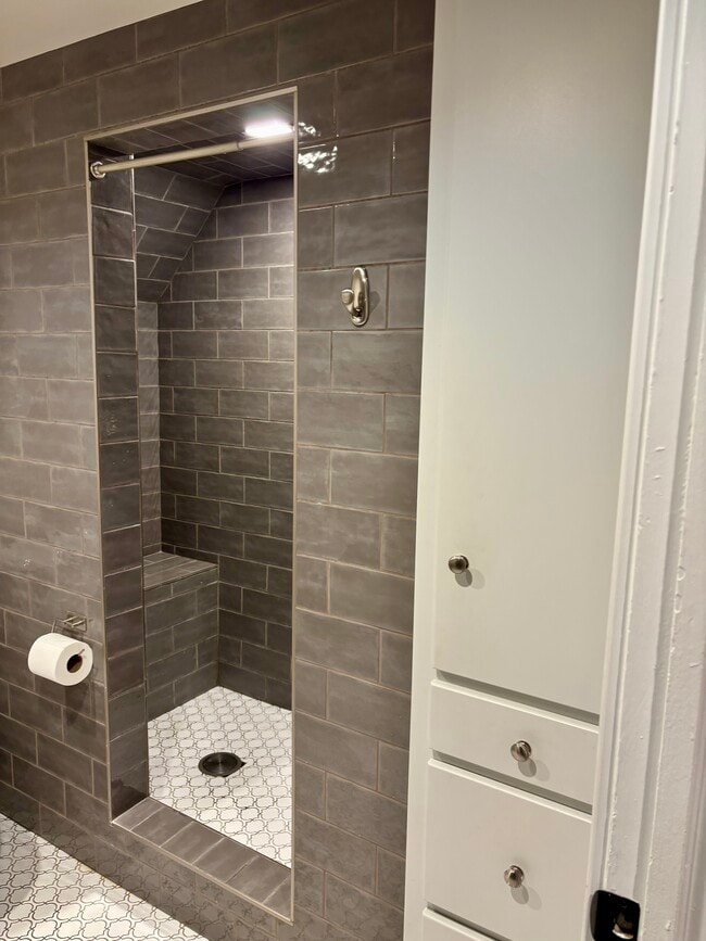 Foto del edificio - 200 1st Ave