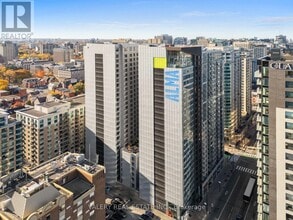 Building Photo - 256 Rideau St