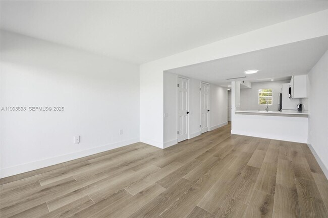 Foto del edificio - 315 NW 109th Ave