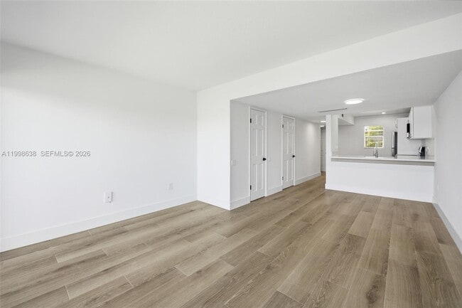 Building Photo - 315 NW 109th Ave