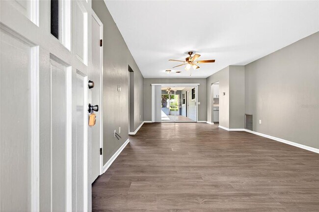Foto del edificio - 3423 SW 27th St