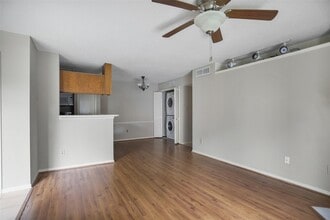 Building Photo - 2121 Hepburn St