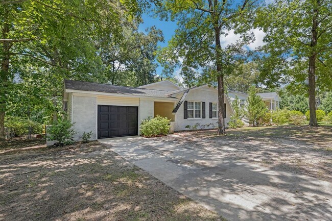 Foto del edificio - Spacious 4BR House in Fayetteville