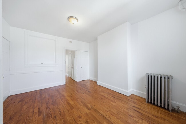 Building Photo - 981 Hancock St