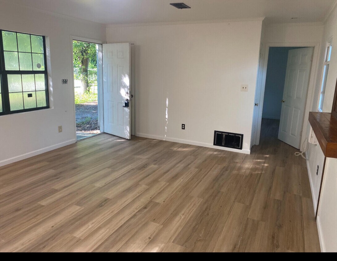 Foto principal - 1740 Walker St