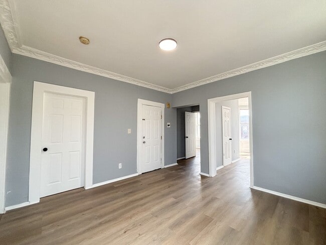 Building Photo - 478 S 15th St