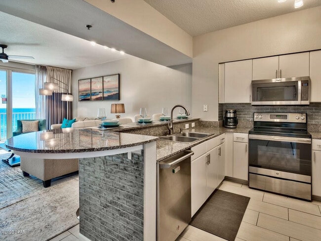 Building Photo - 9900 S Thomas Dr
