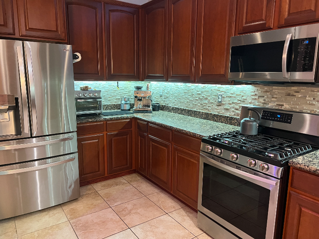 Building Photo - 2834 Stonegate Dr