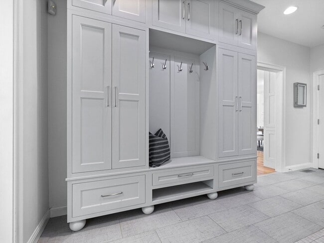 Building Photo - 93 W Goulding St