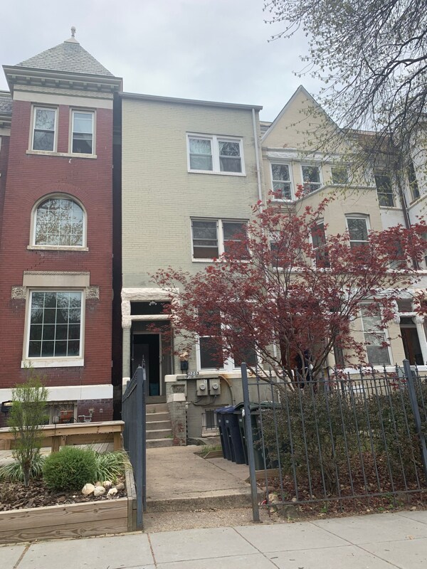 Foto del edificio - 1223 Harvard St NW