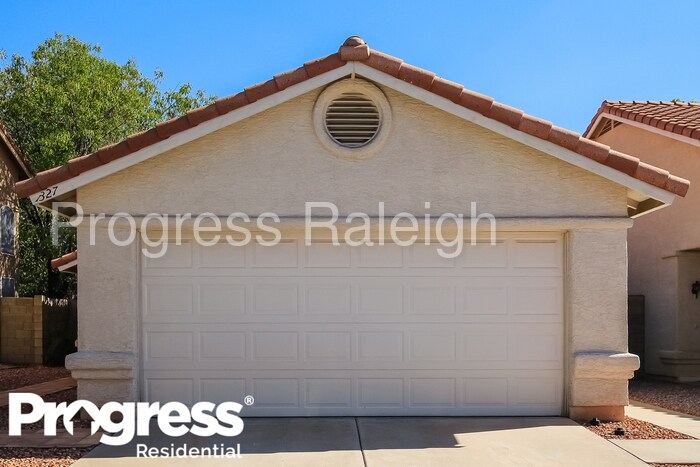 Primary Photo - 1327 E Muriel Dr