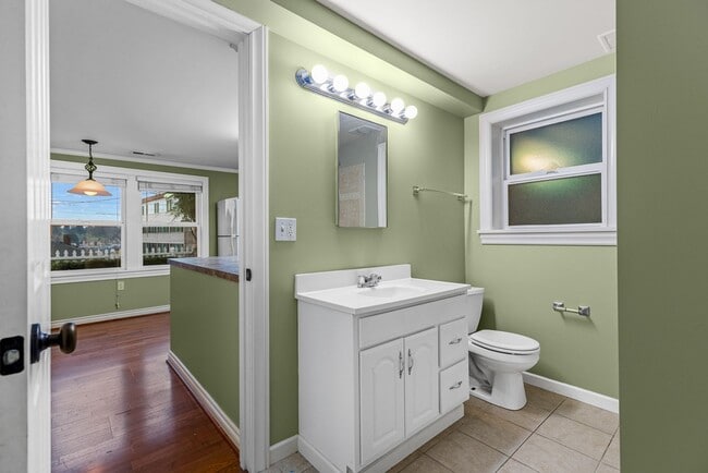 Building Photo - 5151