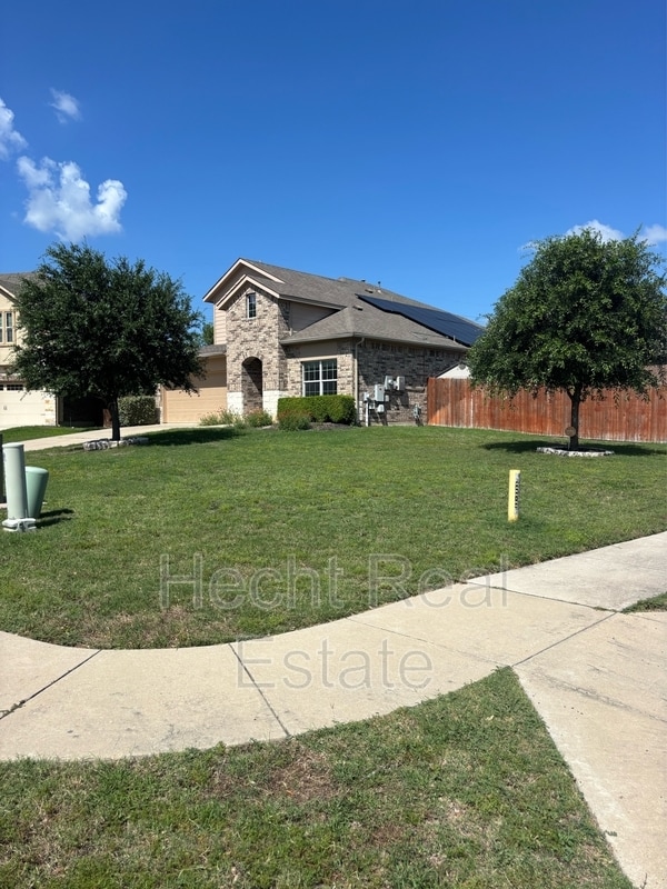 Foto del edificio - 9209 Sawyer Fay Ln