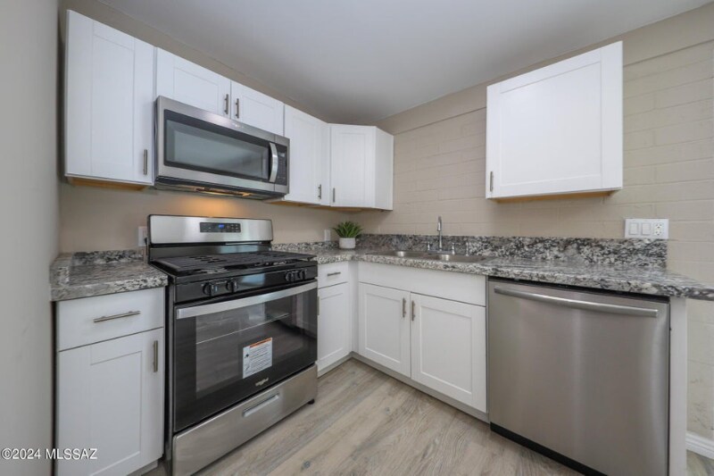 Foto principal - 1304 E Irvington Rd