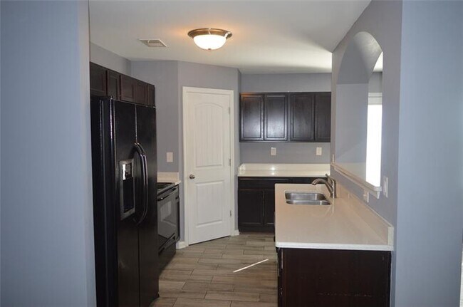 Building Photo - 343 Oaktown Pl