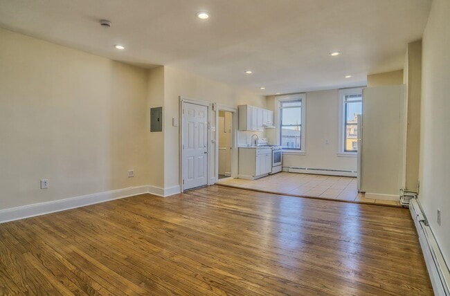 Building Photo - 377 Palisade Ave