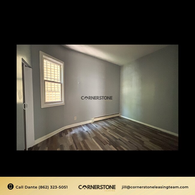 Foto del edificio - 136 Godwin Ave
