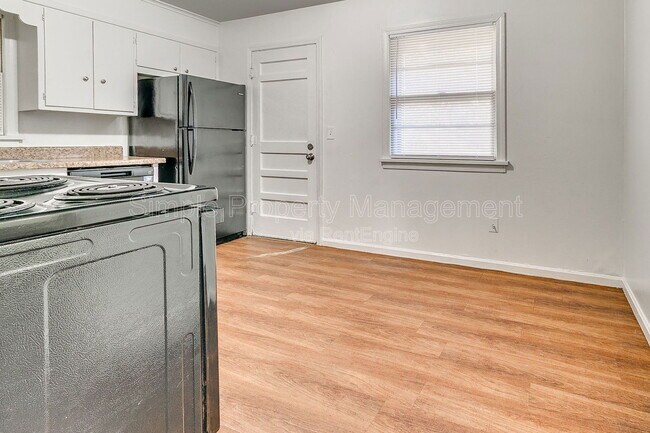 Foto del edificio - 1307 NW 81st St