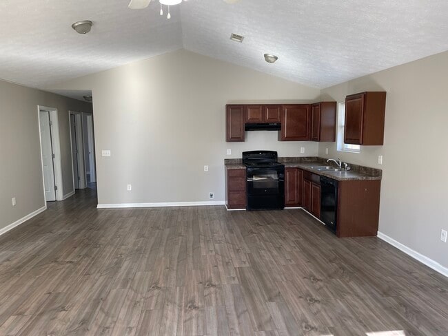 Building Photo - 372 Overlook Dr