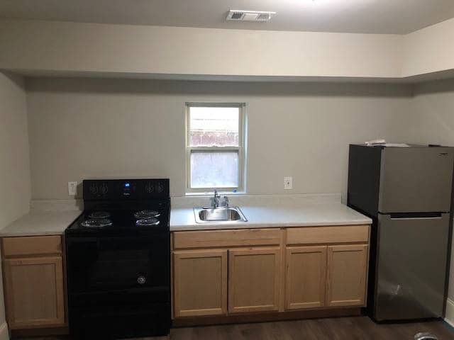 Building Photo - 402 Livingston Pt