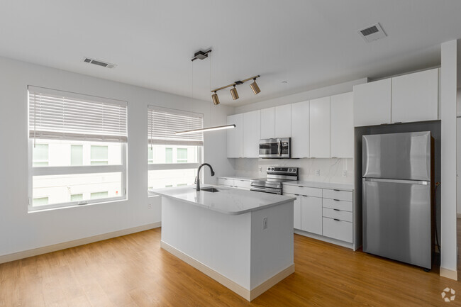 2 BR, 2 BA - 1062SF - Cocina - Crosby Hill