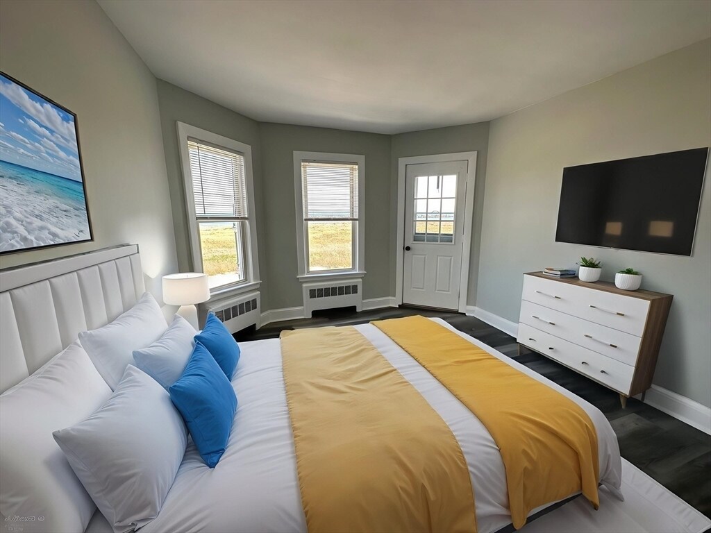 Primary Photo - 90 Winthrop Shore Dr