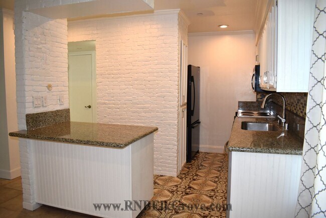 Foto del edificio - 6241 Riverside Blvd