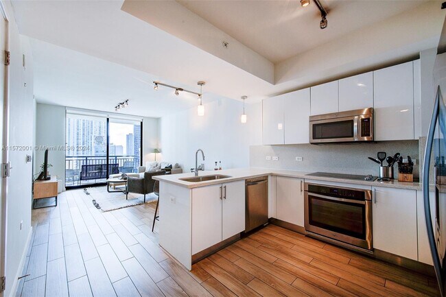 Foto del edificio - 999 SW 1st Ave