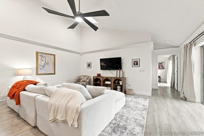 Foto del edificio - 1343 Periwinkle Pl