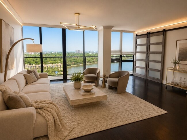 Foto del edificio - 600 NE 36th St