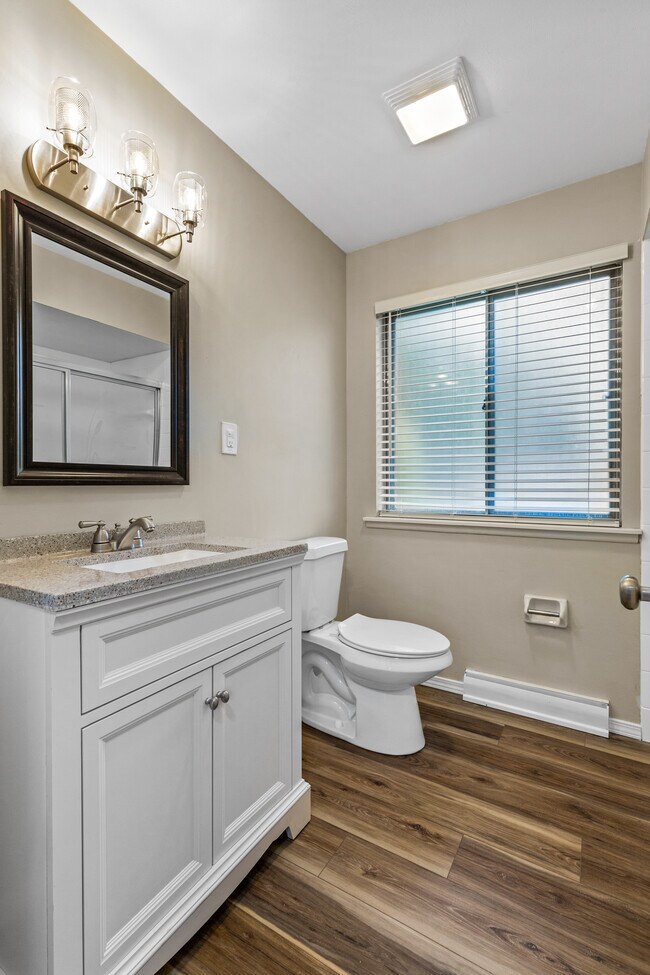 Foto del edificio - 905 Lynn Haven Ln