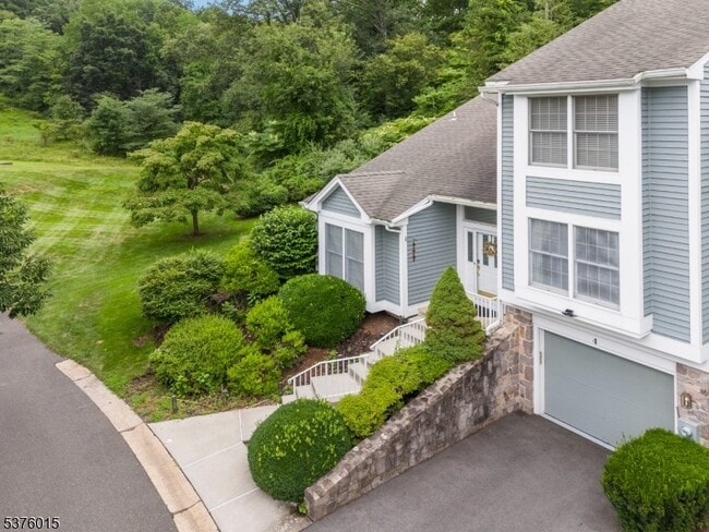 Building Photo - 4 Brightwood Ln