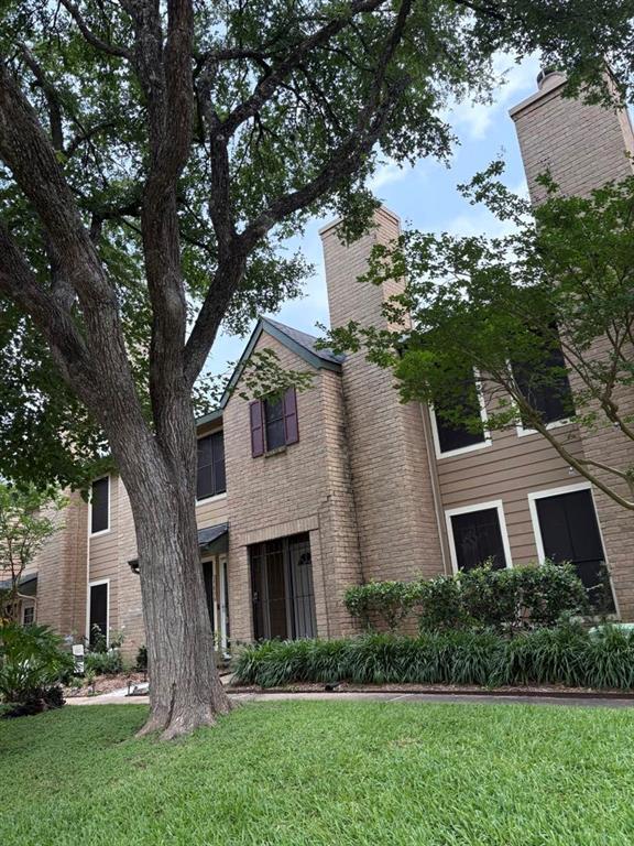 Foto del edificio - 17804 Kings Park Ln