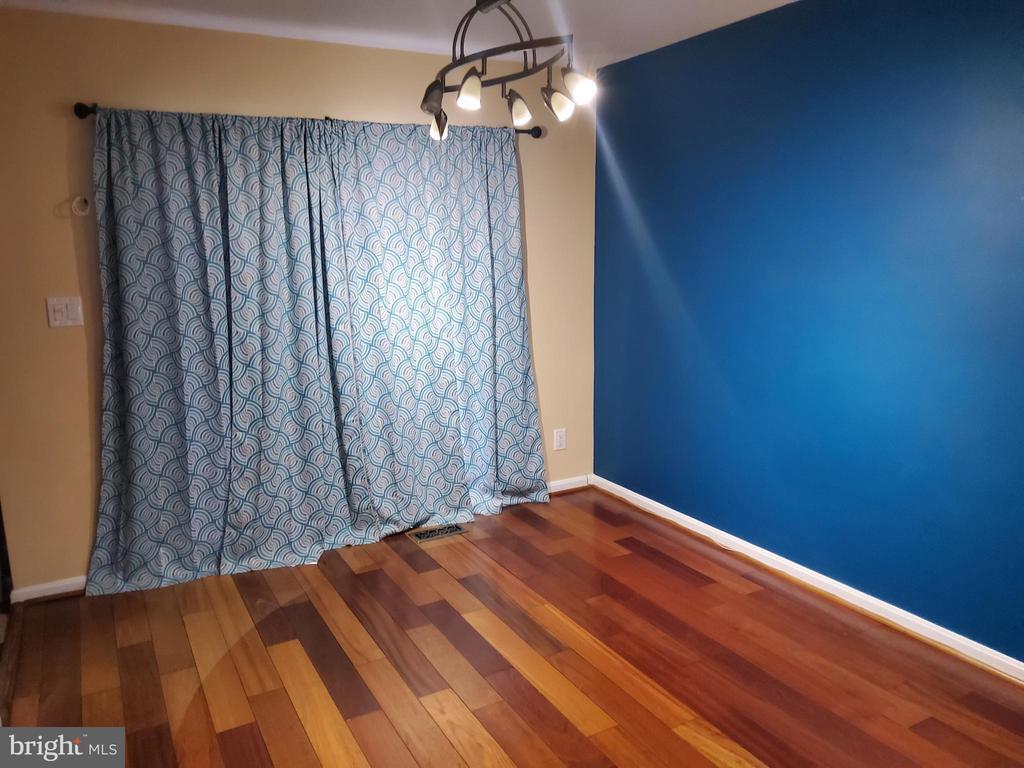 17023-point-pleasant-ln-dumfries-va-22026-townhome-rentals-in