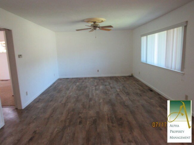 Building Photo - Beautiful SIngle Family Home!