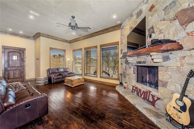Building Photo - 7009 W Hells Gate Dr