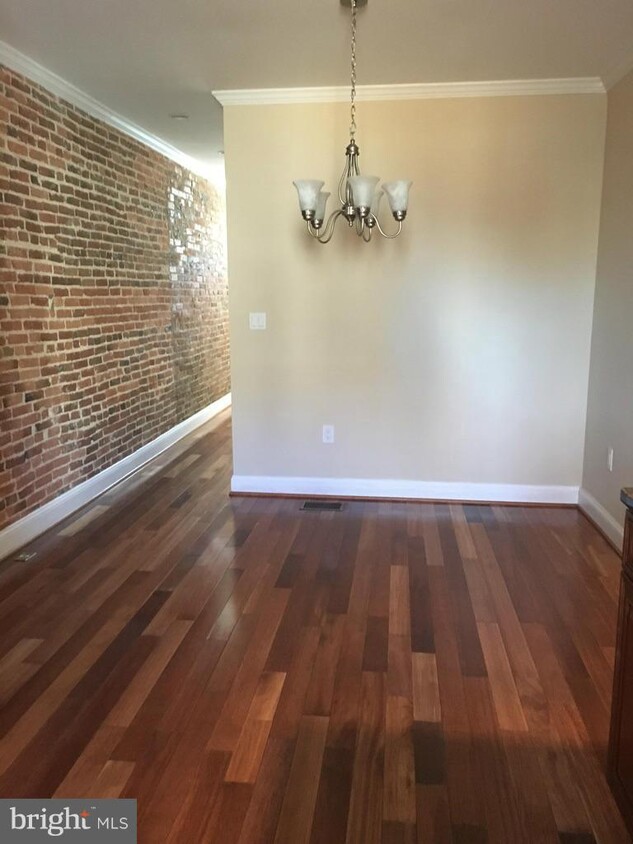 Primary Photo - 1223 Bayard St