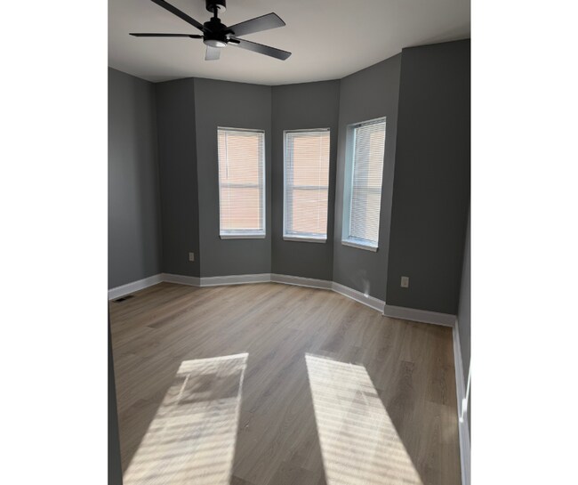 Foto del edificio - 427 S Augusta Ave