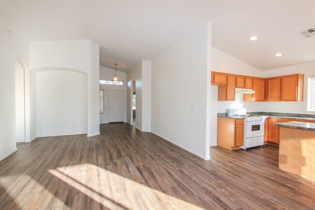 Foto del edificio - Viewpoint North - Three Bedroom Home