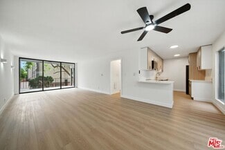 Building Photo - 305 San Vicente Blvd