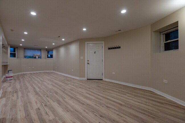 Building Photo - 2722 N Monticello Ave