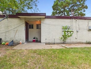 Building Photo - 308 Ehlinger Dr