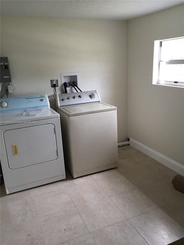 Foto del edificio - 4270 SW 36th St
