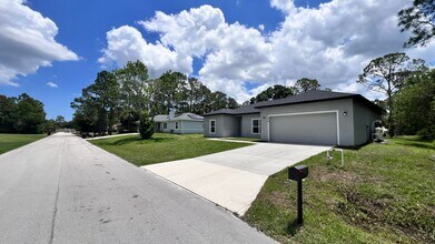 Building Photo - 674 Toni St SW