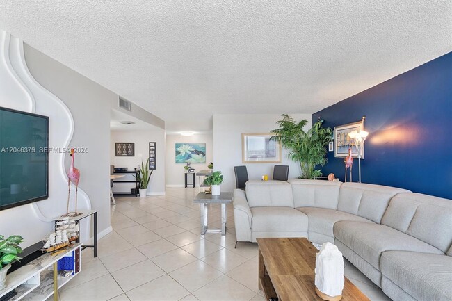Foto del edificio - 18031 Biscayne Blvd