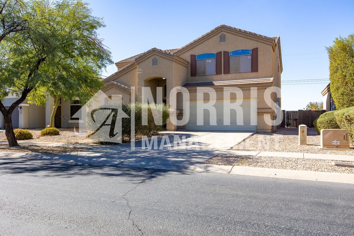 Foto principal - Large Beautiful Home in Coolidge w/ SOLAR