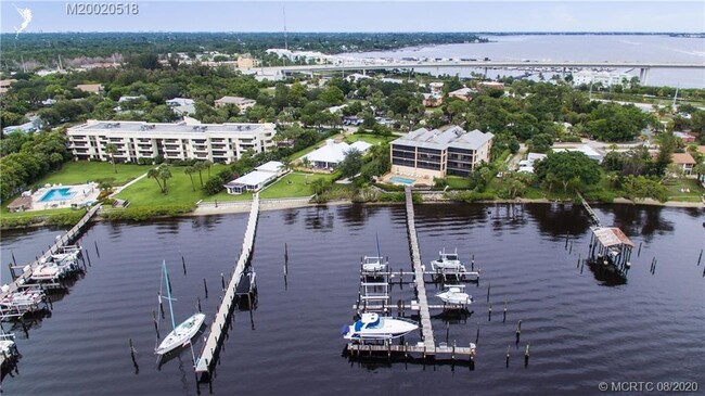Foto del edificio - 415 NW North River Dr