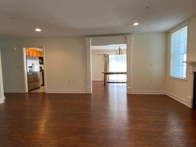Building Photo - 807 Ledgewood Way