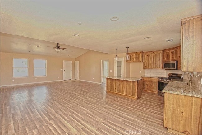 Building Photo - 8435 Buena Vista Ave